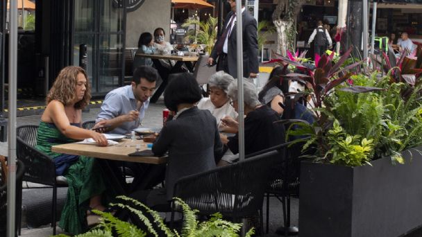 Obligarán a restaurantes del Zócalo a exhibir precios en la entrada  