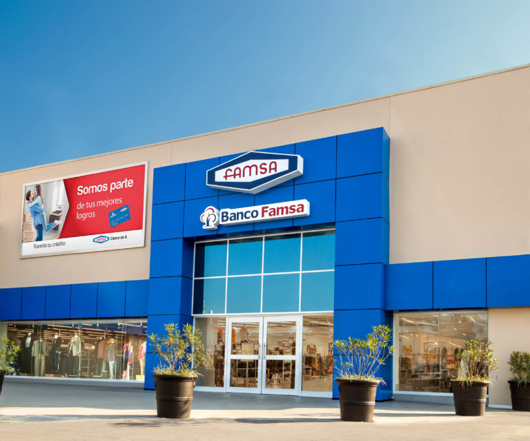 Famsa cierra 99 tiendas y admite que su operación está en riesgo 