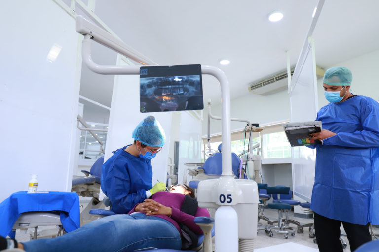 Egresados de estomatología obtuvieron un resultado sobresaliente en el EGEL 