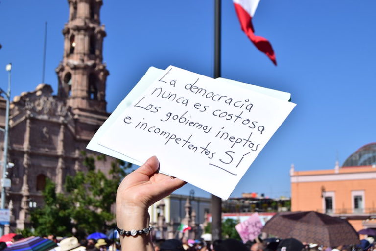 Cossío Díaz y Pagés Rebollar serán los oradores de Mi Voto No Se Toca  