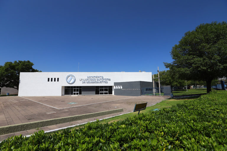 Consultorio de la UAA brinda orientación para prevención de cáncer de mama