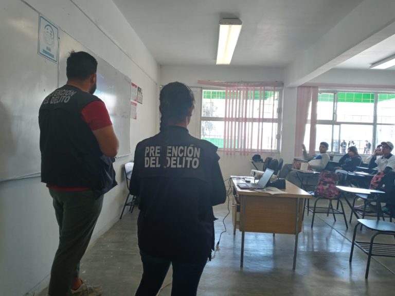 Brindan pláticas de prevención a estudiantes de secundaria de El Llano