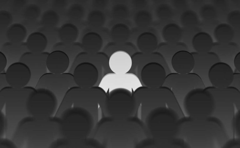 Hablemos de la completa farsa del Racismo Inverso