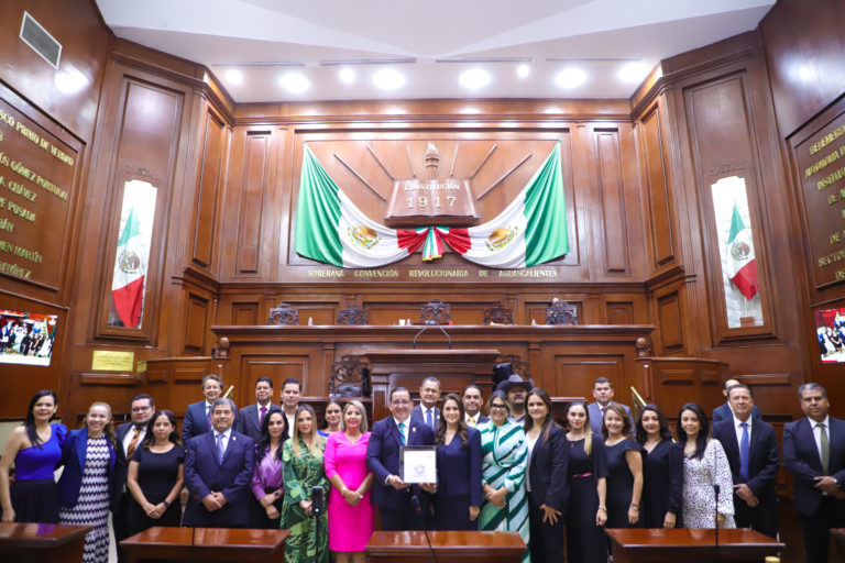 Entregan Plan de Desarrollo del Estado 2022-2027 al Congreso de Aguascalientes