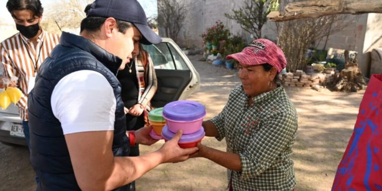 Pabellón de Arteaga garantiza desayunos calientes a personas vulnerables  