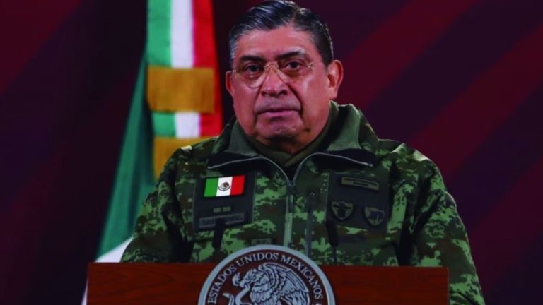 Los viajes familiares del secretario de la Defensa/ Convicciones 