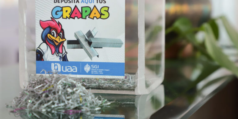 UAA recolecta grapas y tapitas para favorecer a niños con cáncer