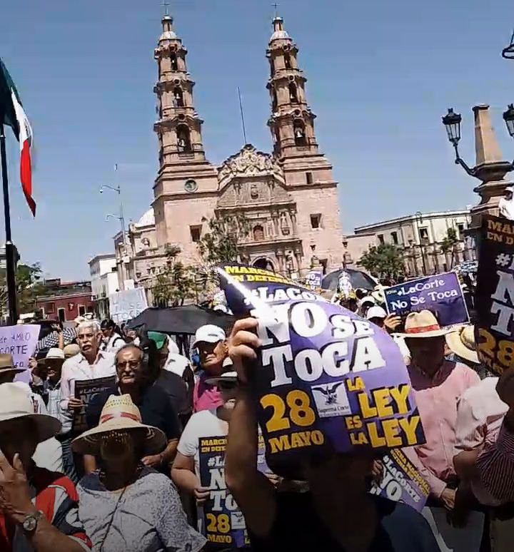 En Aguascalientes se manifestaron en defensa de la Suprema Corte