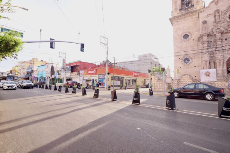 Se vigilará que comerciantes de la 5 de Mayo cumplan con los compromisos