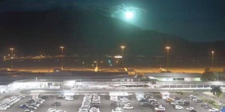 Australia capta impresionante caída de un meteorito 