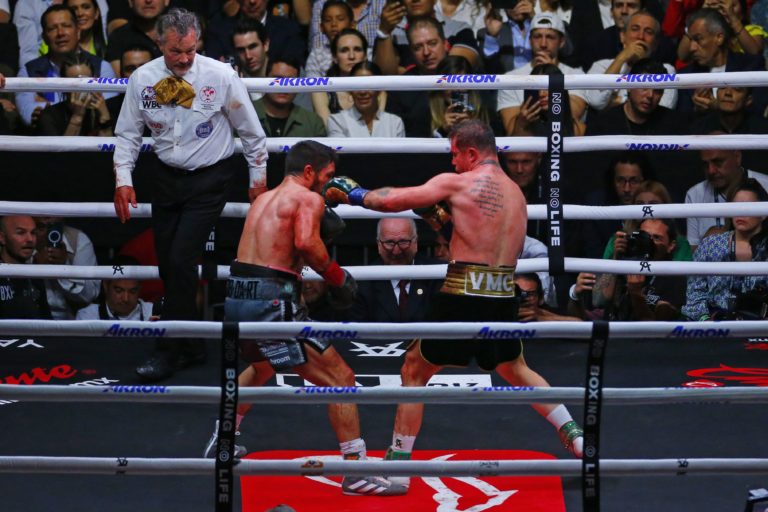 Canelo Álvarez responde a reportero ante las críticas por su lucha con Ryder 
