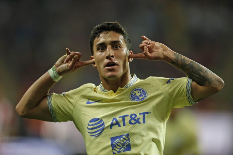 América gana 1-0 a las Chivas en la semifinal de ida 