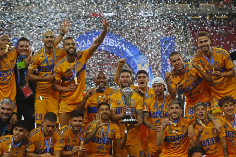 Tigres gana a Chivas y consigue su octavo título