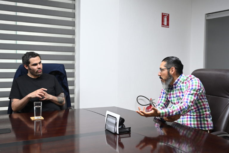 De agüitas para el mundo, el aguascalentense que la está rompiendo en Tesla