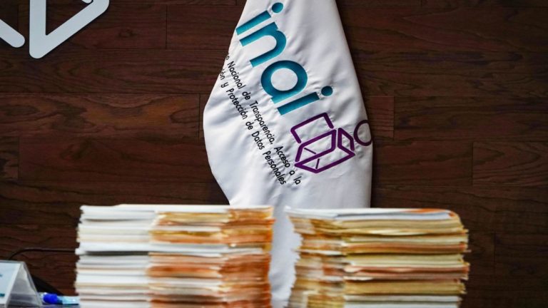 IMSS debe entregar expediente de persona que reclama indemnización, tras fallecimiento de su hija y su nieto