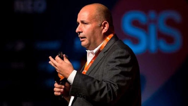 De fabricante de tenis a mandamás del futbol, la historia de Juan Carlos Rodríguez Bas presidente de la FM