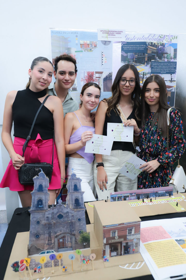 Estudiantes de Diseño de Interiores de la UAA exhiben proyectos con impacto social en escaparates