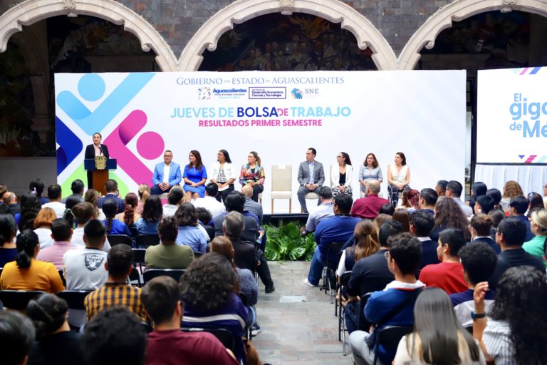 Jueves de bolsa de trabajo es un éxito en Aguascalientes