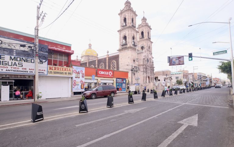 Créditos accesibles para comerciantes de la calle 5 de Mayo de la capital de Aguascalientes