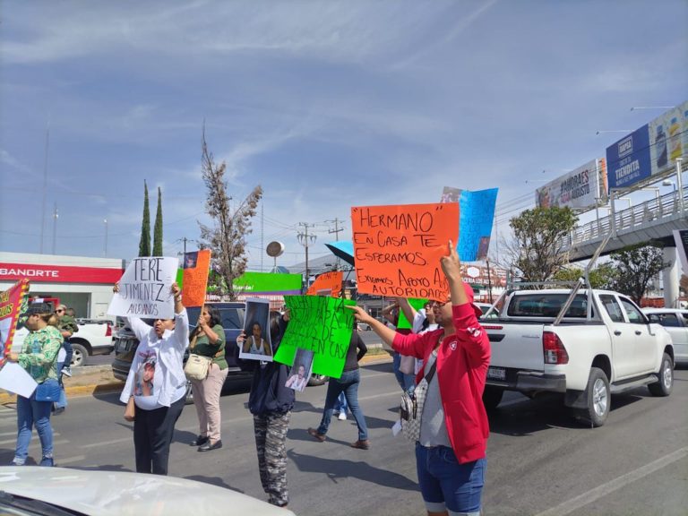 Familiares de desaparecidos bloquean la 45 Norte en Aguascalientes