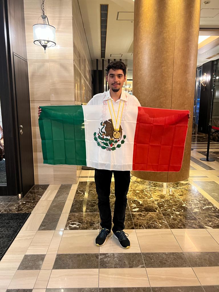 Rogelio Guerrero Reyes de Aguascalientes gana medalla de oro en la Olimpiada Internacional de Matemáticas 