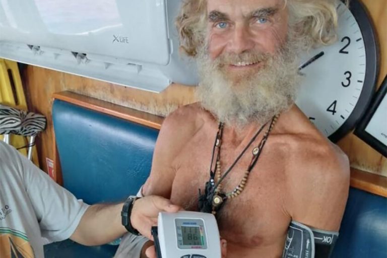 Tim Lyndsay Shaddock, el náufrago que sobrevivió tres meses a la deriva en alta mar 
