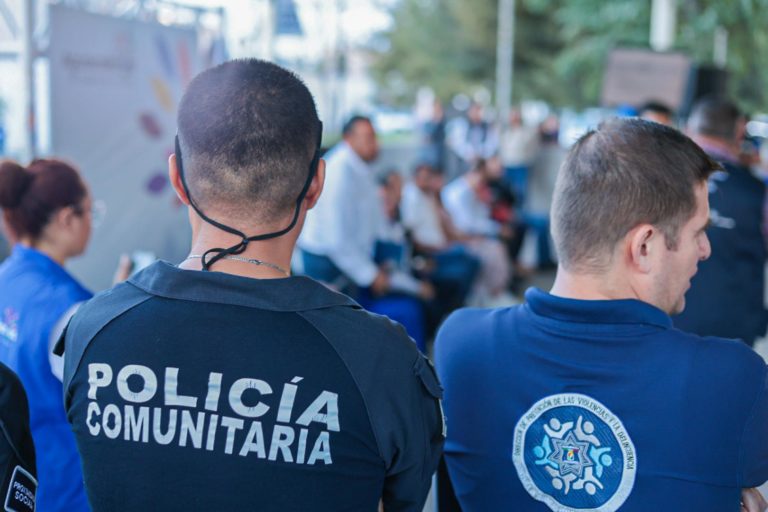 Atienden autoridades a vecinos del fraccionamiento San Marcos II