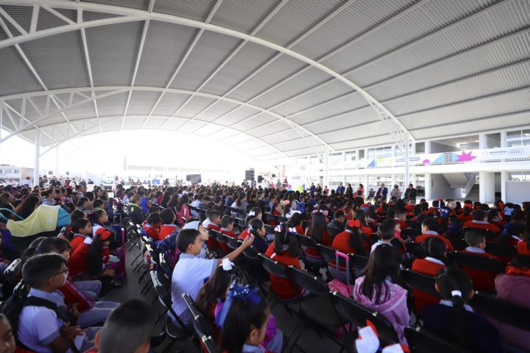 Con la entrega de una nueva secundaria por parte del Gobierno del estado, arranca el nuevo ciclo escolar en Aguascalientes