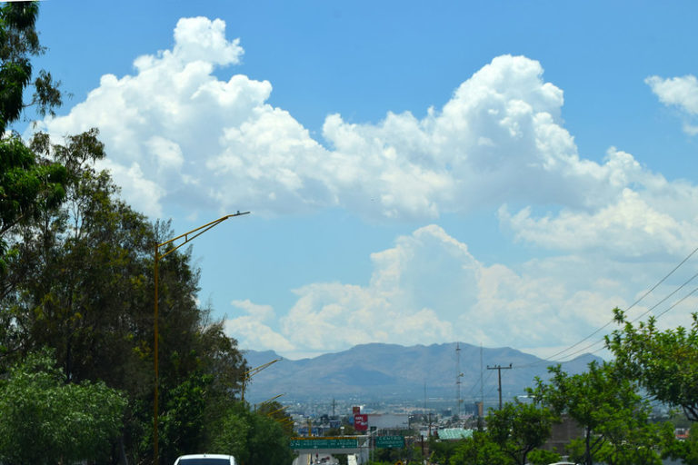 Comienzan vuelos para bombardeo de nubes en Aguascalientes