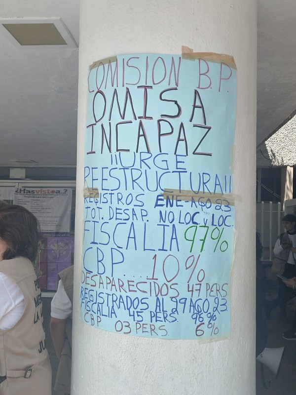 Clausuran simbólicamente oficinas de la Comisión Estatal de Búsqueda de Personas