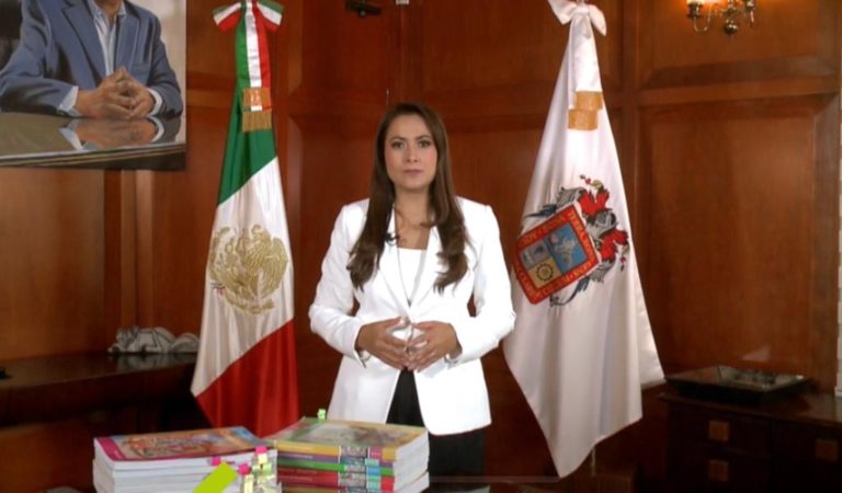 Tere Jiménez fija su posicionamiento respecto a libros de texto gratuitos 