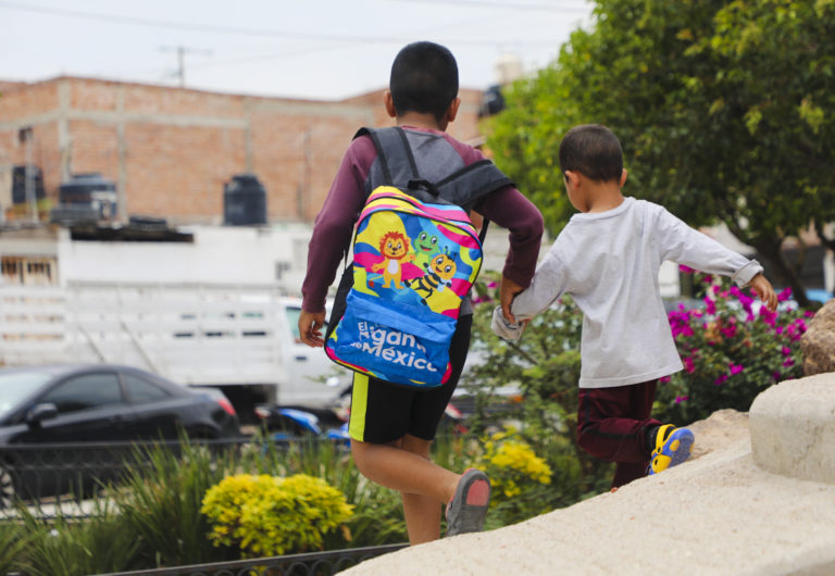 Gobierno del Estado de Aguascalientes entraga útiles escolares en Rincón de Romos