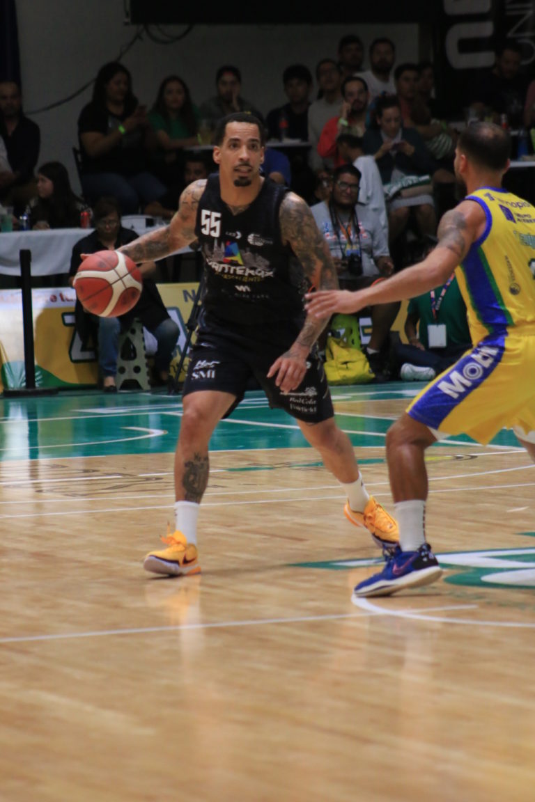 Panteras de Aguascalientes divide serie con Santos 