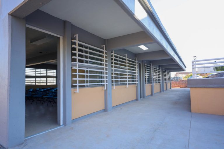 Entrega Gobierno de Aguascalientes uniformes e infraestructura escolar en San Francisco de los Romo