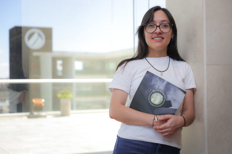 Egresada de la UAA destaca en el periodismo nacional y Premio Latinoamericano de Periodismo de Investigación