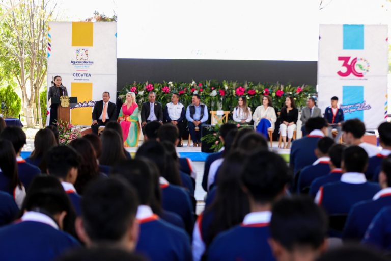 Reconocen en Aguascalientes labor del Cecytea en formación de jóvenes