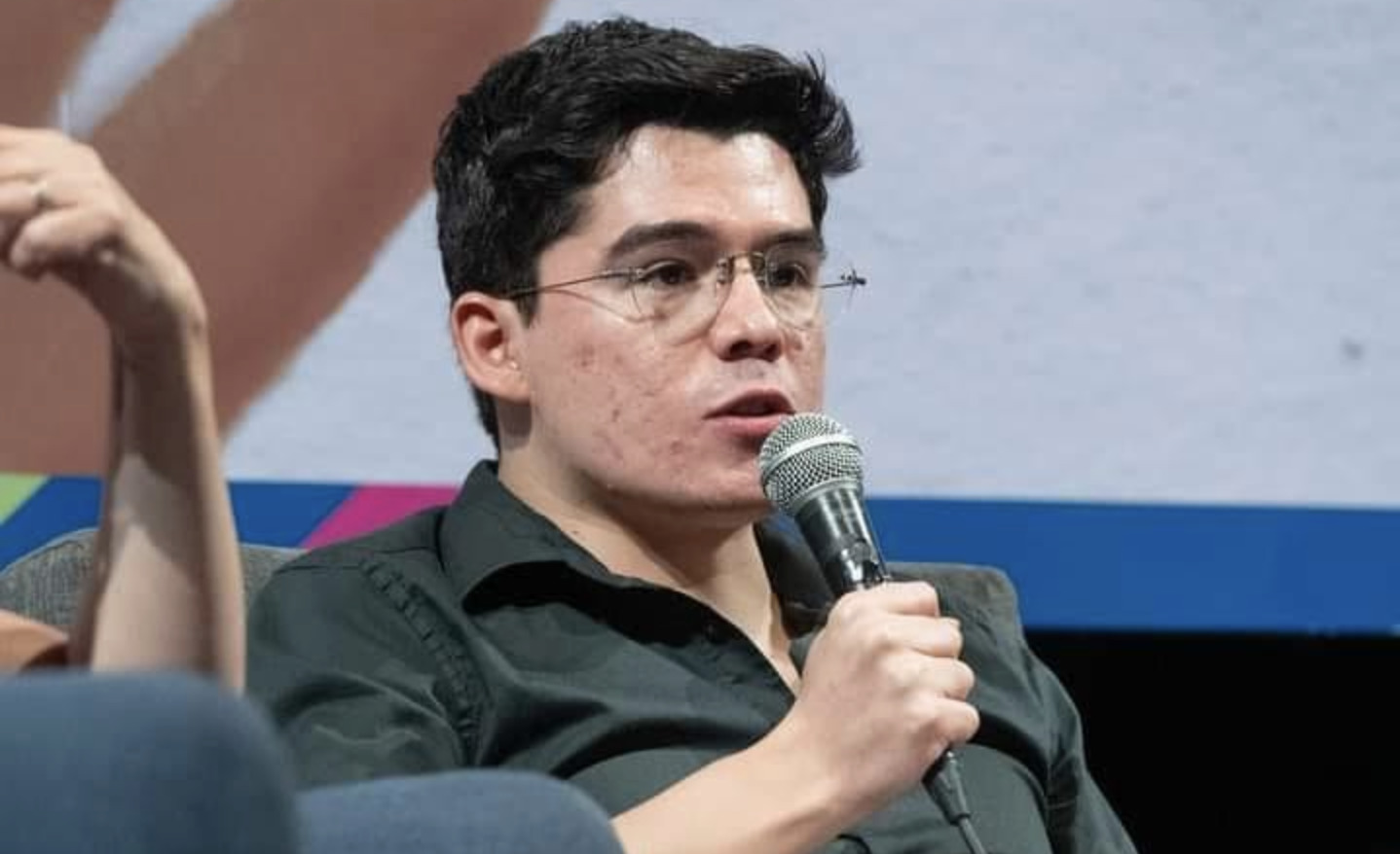 Fabián Espejel presentó Antártida, libro ganador del Premio Bellas