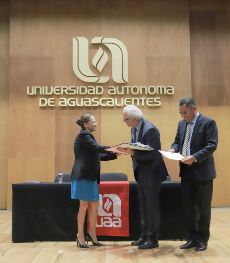 Rectora de la UAA asiste a Modelos de juez: Dos siglos de debate