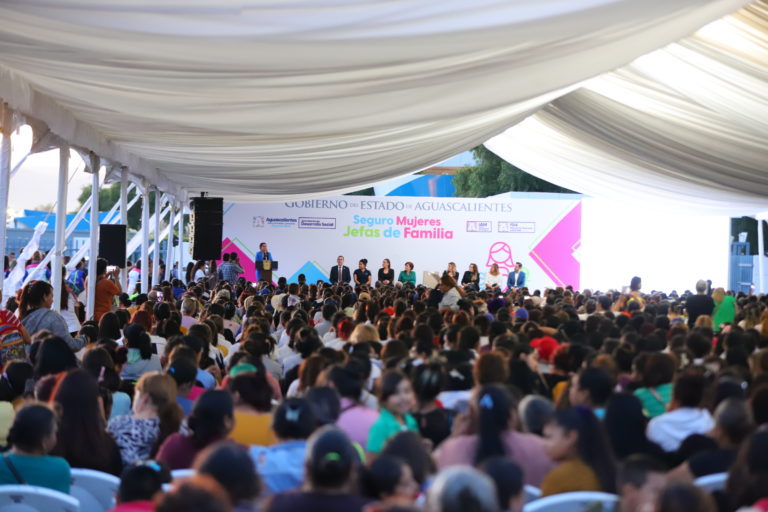 Presentan el Seguro Mujeres Jefas de Familia en Aguascalientes