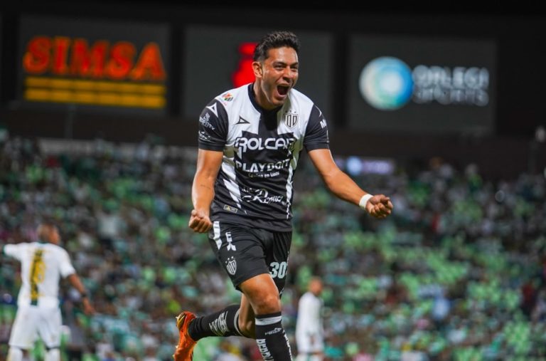 Necaxa venció 5 a 2 a Santos