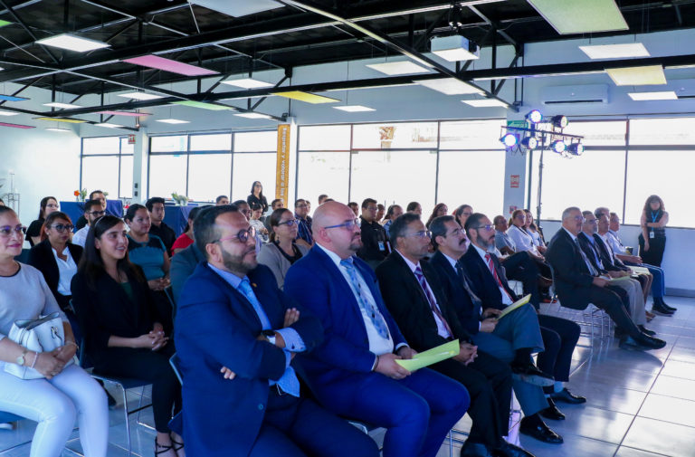 UPA lanza el programa “Universidad in house” en la empresa Flex