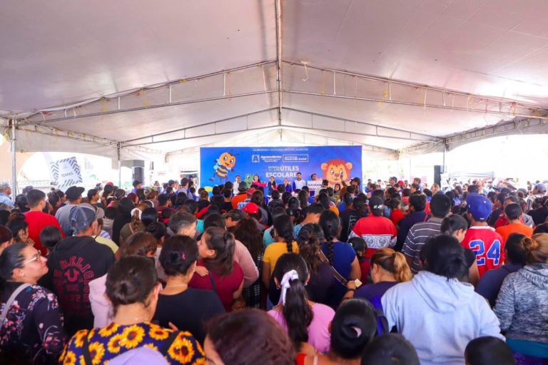 Gobierno de Aguascalientes entregó útiles escolares en Pabellón de Arteaga