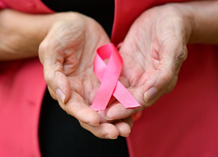 Se detectan 600 casos de mujeres con Cáncer de Mama al año, algunos desde los 25 años