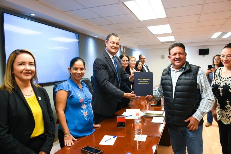 Humberto Ambriz Delgadillo presentó la Propuesta de Ley de Ingresos para 2024 de Pabellón