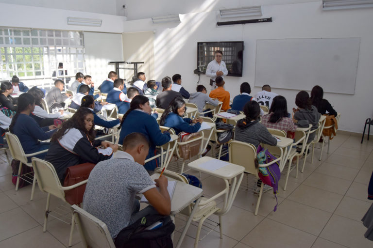 Disminuye deserción escolar en Aguascalientes gracias a los apoyos federales, asegura Jenny Parra
