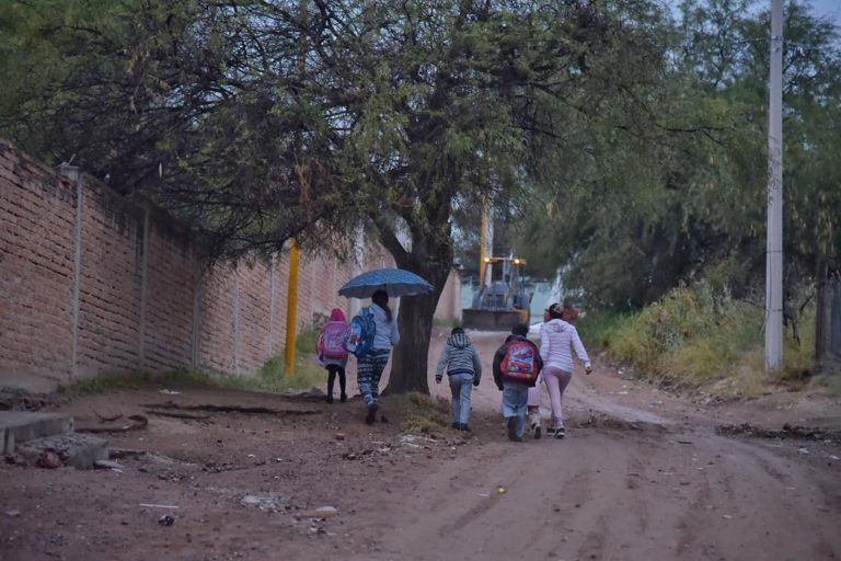 Estudiantes de Sociología realizan proyecto de impacto social en comunidades vulnerables 