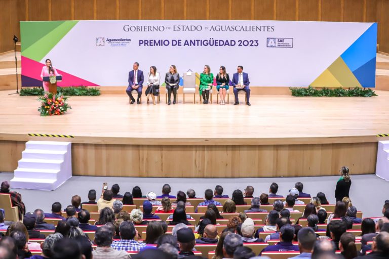 Otorgaron reconocimientos a servidores públicos del Gobierno del Estado de Aguascalientes