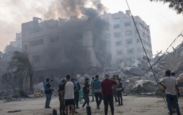 Bombardeos entre Israel y Hamás han matado a 34 reporteros 