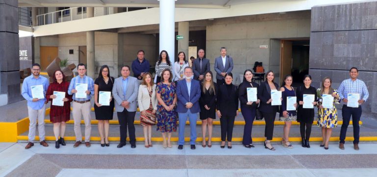 Egresa UAA a 19 alumnos de Diplomados en Impuestos