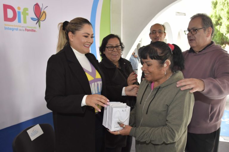 DIF de Aguascalientes entregó aparatos auditivos en coordinación con la fundación Telmex-Telcel